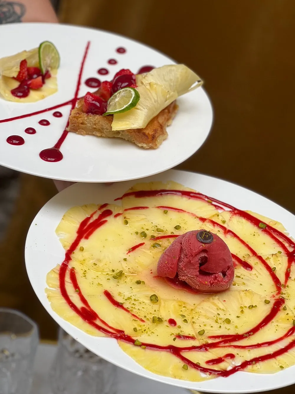 Carpaccio d'ananas, sorbet passion